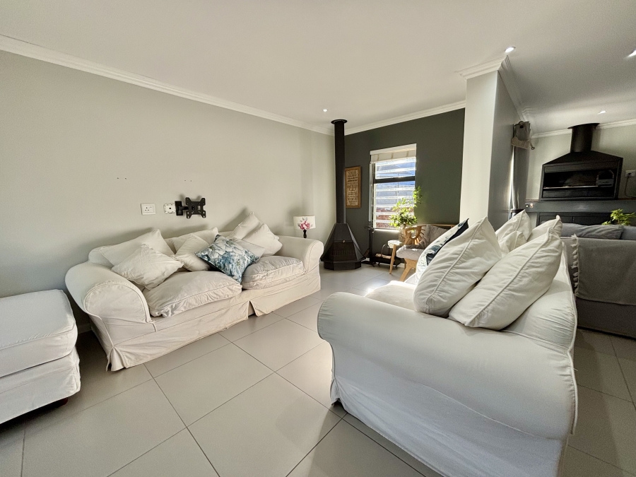 4 Bedroom Property for Sale in Parklands North Western Cape